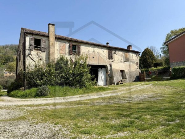 casa indipendente in vendita a Montegrotto Terme