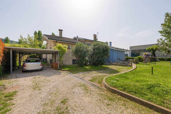 casa indipendente in vendita a Montegrotto Terme
