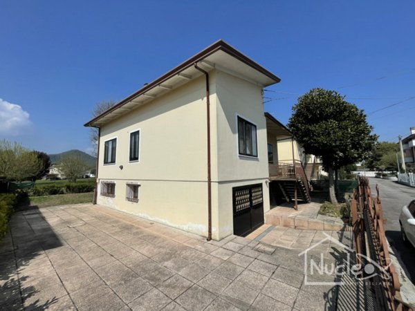casa indipendente in vendita a Montegrotto Terme