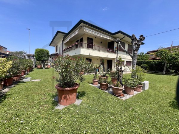 casa indipendente in vendita a Montegrotto Terme