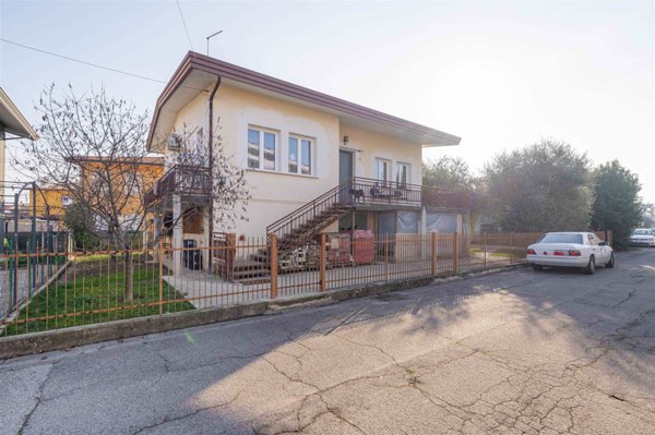 casa indipendente in vendita a Montegrotto Terme