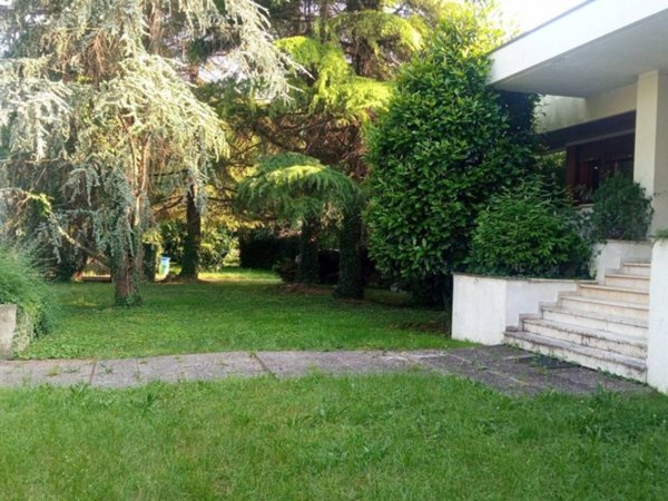 casa indipendente in vendita a Montegrotto Terme