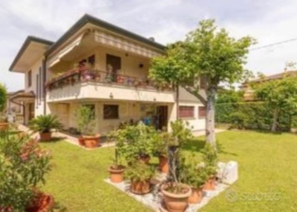 casa indipendente in vendita a Montegrotto Terme