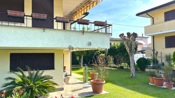 casa indipendente in vendita a Montegrotto Terme
