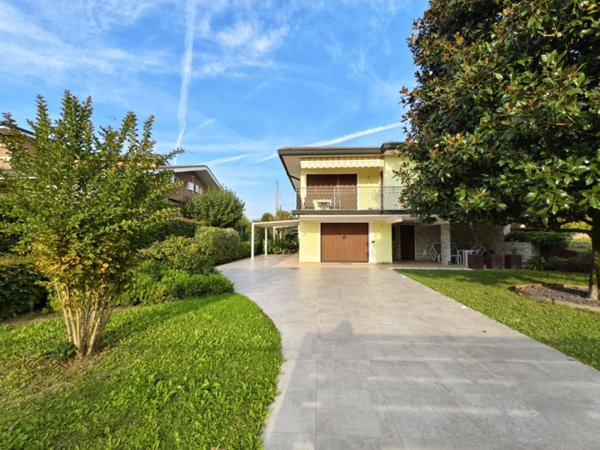 casa indipendente in vendita a Montegrotto Terme