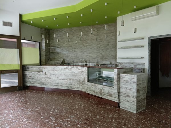 negozio in vendita a Montegrotto Terme