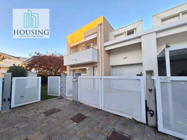 casa indipendente in vendita a Montegrotto Terme