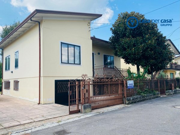 casa indipendente in vendita a Montegrotto Terme