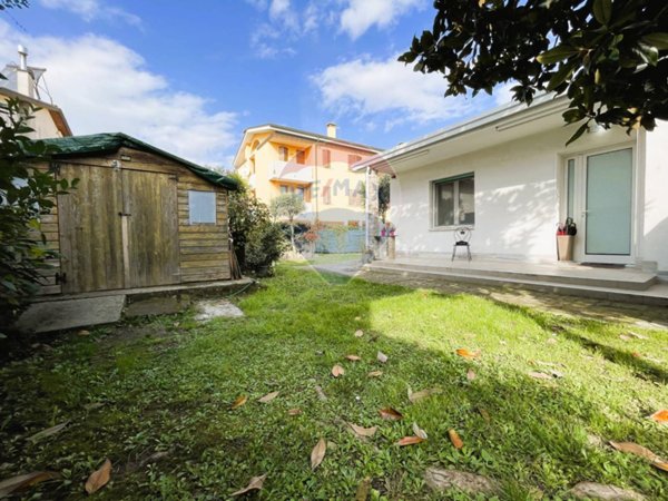 casa indipendente in vendita a Montegrotto Terme