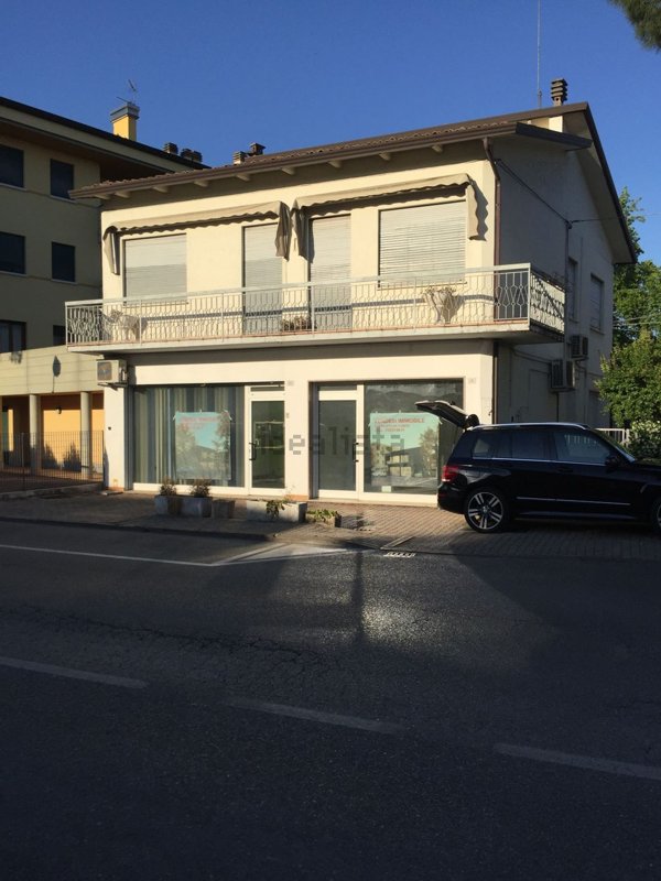 negozio in vendita a Montegrotto Terme
