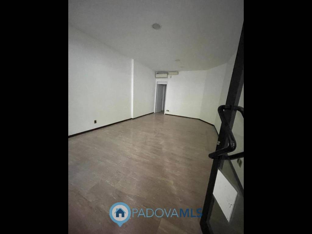 negozio in vendita a Montegrotto Terme