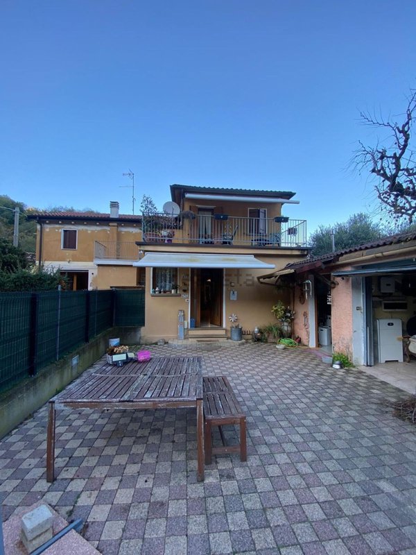 casa indipendente in vendita a Montegrotto Terme in zona Turri