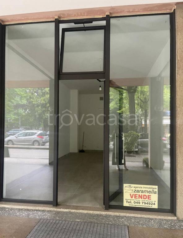 negozio in vendita a Montegrotto Terme