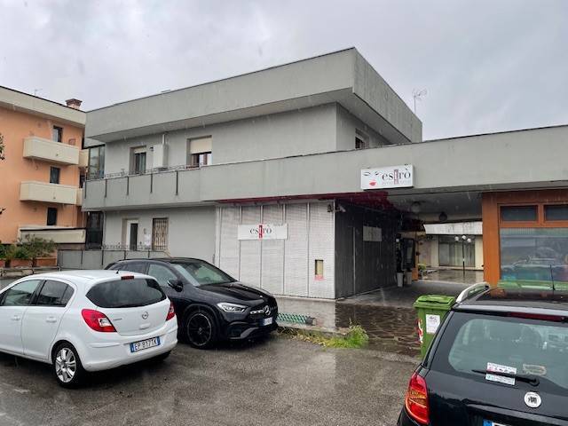 negozio in vendita a Montegrotto Terme