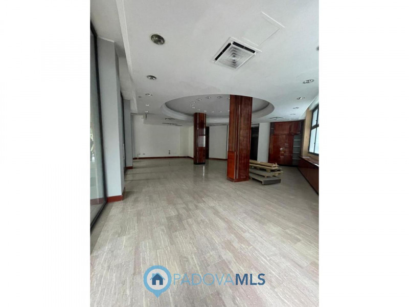 negozio in vendita a Montegrotto Terme