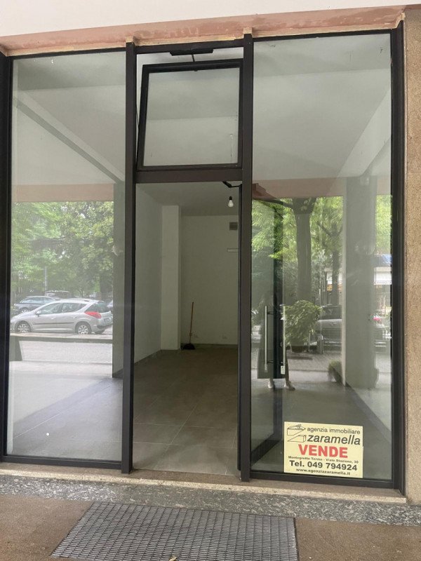 negozio in vendita a Montegrotto Terme