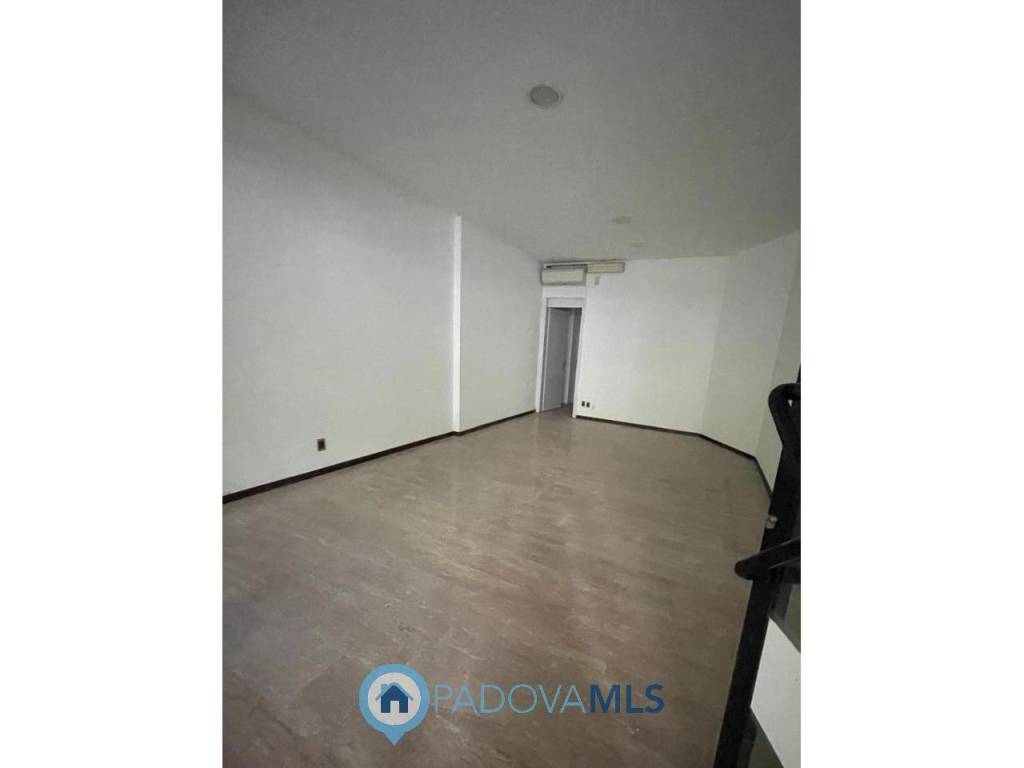 negozio in vendita a Montegrotto Terme