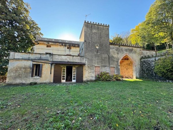 intera palazzina in vendita a Montegrotto Terme