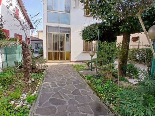 casa indipendente in vendita a Montegrotto Terme