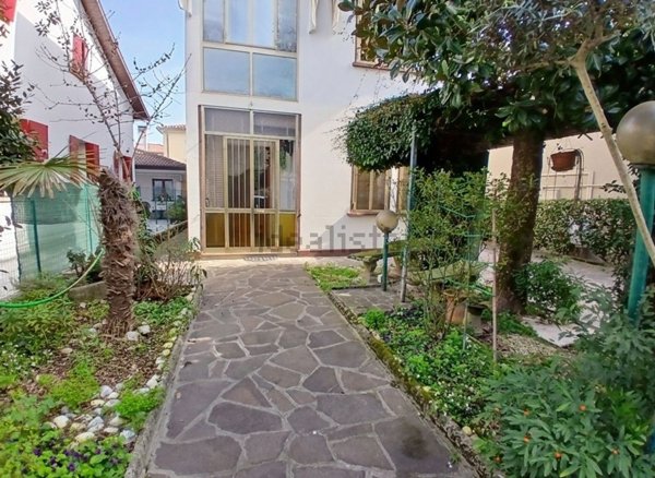 casa indipendente in vendita a Montegrotto Terme