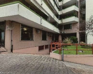 locale commerciale in vendita a Montegrotto Terme