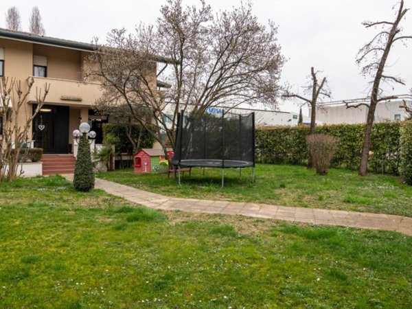 casa indipendente in vendita a Montegrotto Terme