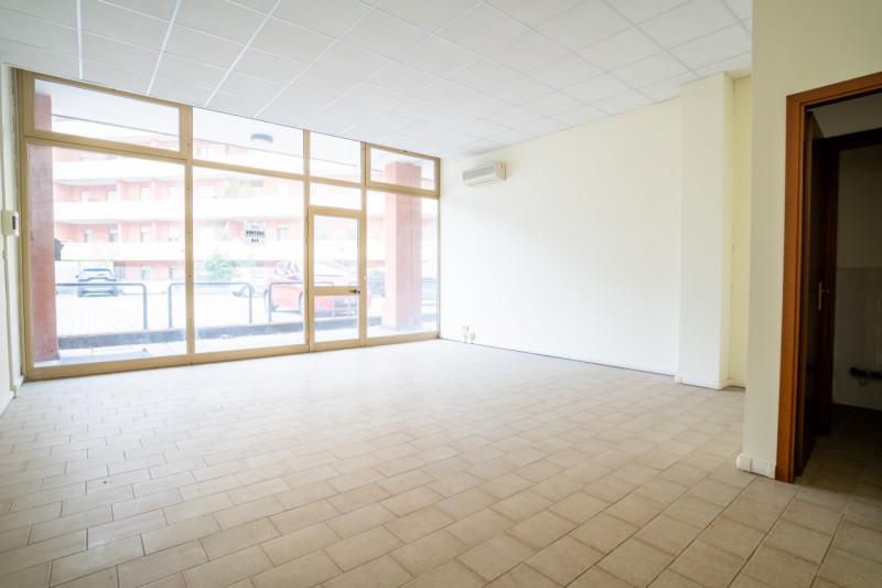 ufficio in vendita a Montegrotto Terme