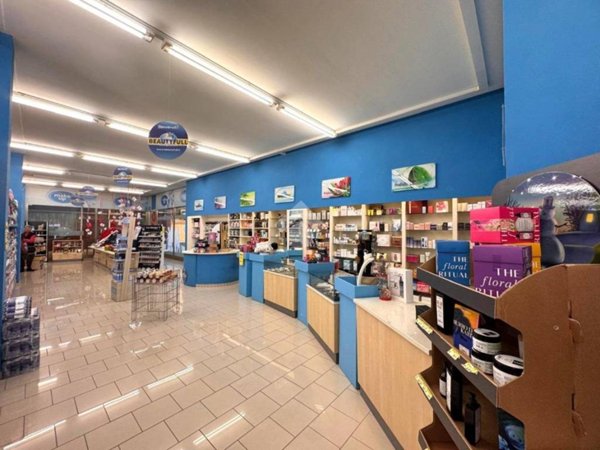 negozio in vendita a Montegrotto Terme