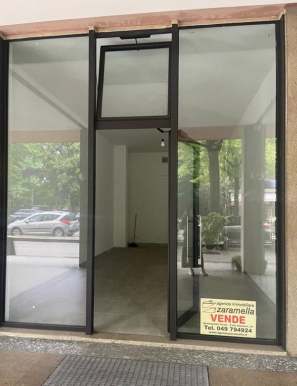 negozio in vendita a Montegrotto Terme