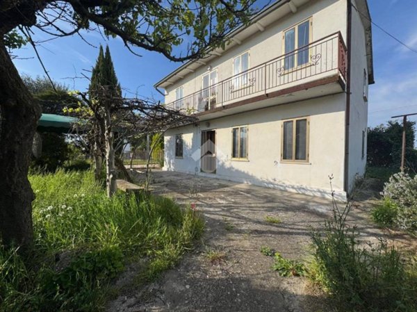 casa indipendente in vendita a Montegrotto Terme in zona Mezzavia