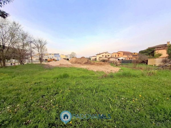 terreno edificabile in vendita a Montegrotto Terme