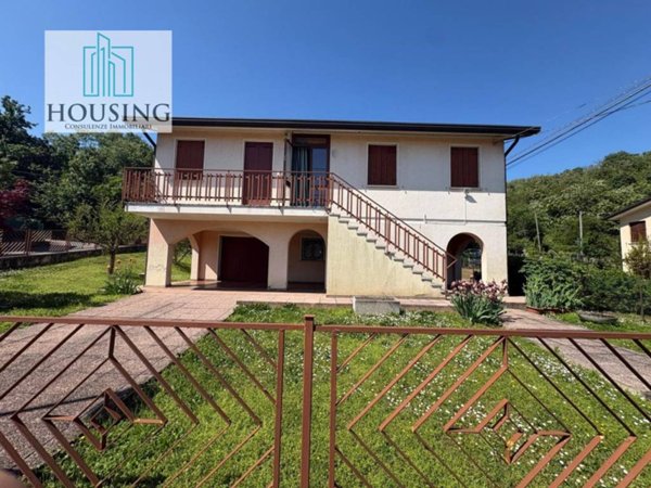 casa indipendente in vendita a Montegrotto Terme in zona Turri