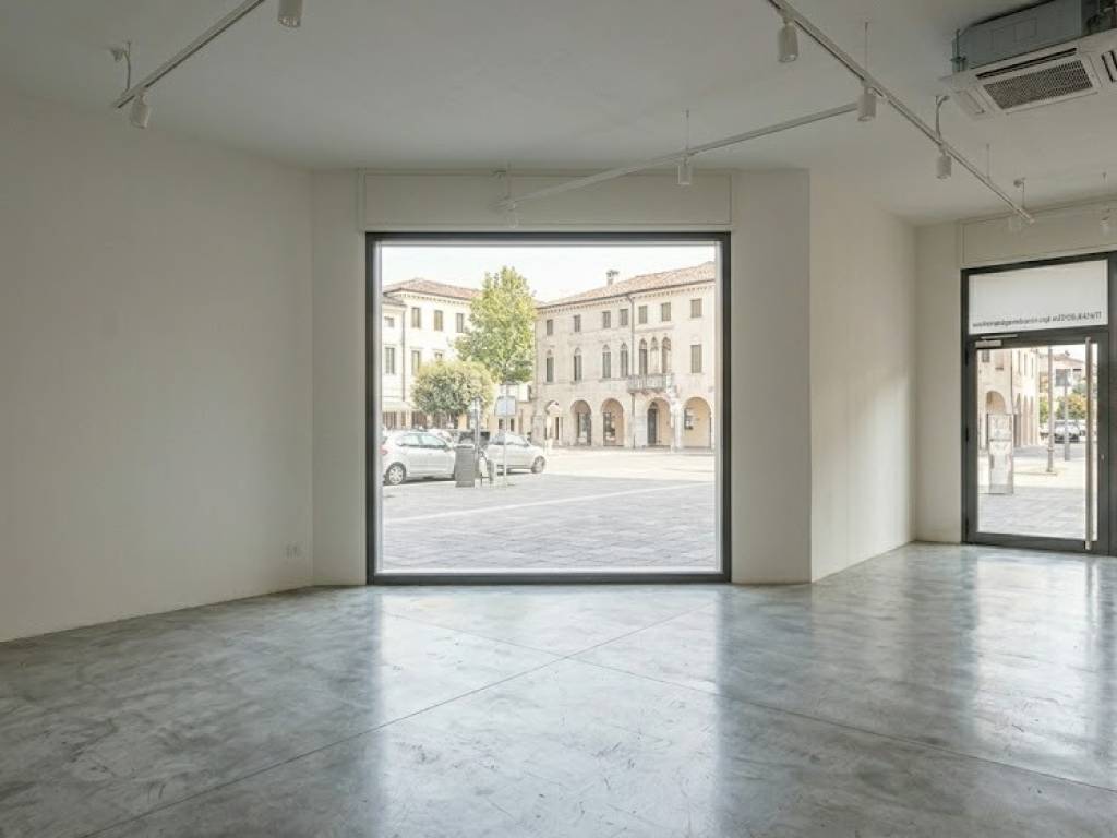 negozio in vendita a Montegrotto Terme