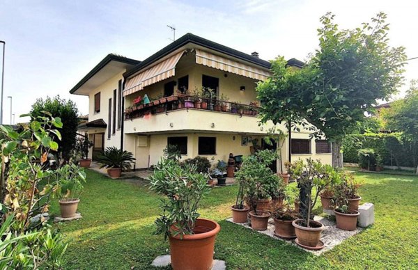 casa indipendente in vendita a Montegrotto Terme