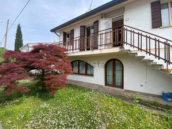 casa indipendente in vendita a Montegrotto Terme in zona Turri