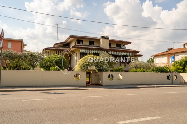 casa indipendente in vendita a Montegrotto Terme in zona Mezzavia