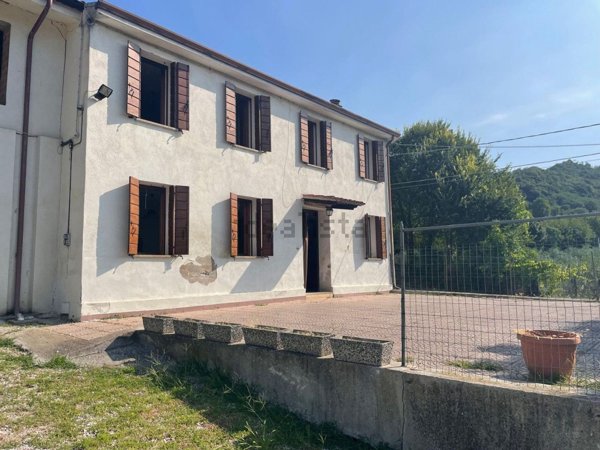 casa indipendente in vendita a Montegrotto Terme