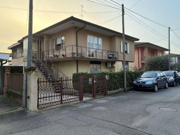 casa indipendente in vendita a Montegrotto Terme