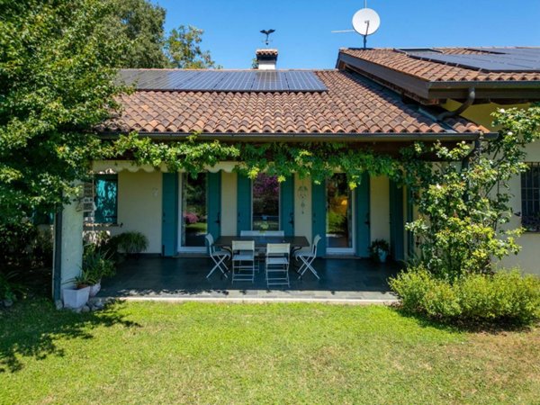 casa indipendente in vendita a Montegrotto Terme in zona Turri