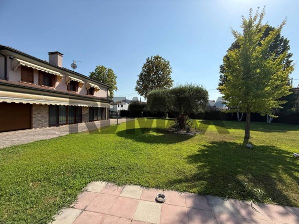 casa indipendente in vendita a Montegrotto Terme in zona Mezzavia
