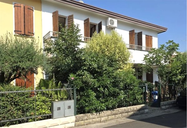 casa indipendente in vendita a Montegrotto Terme in zona Mezzavia