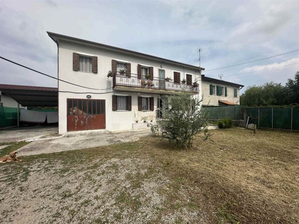 casa indipendente in vendita a Montegrotto Terme in zona Mezzavia