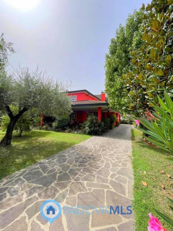casa indipendente in vendita a Montegrotto Terme in zona Mezzavia
