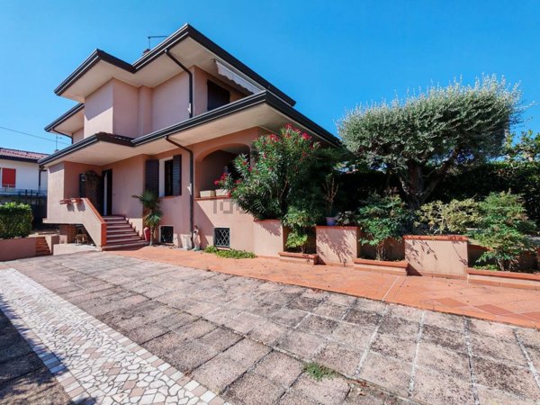 casa indipendente in vendita a Montegrotto Terme in zona Mezzavia