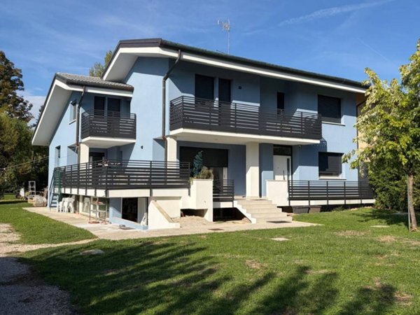 casa indipendente in vendita a Montegrotto Terme