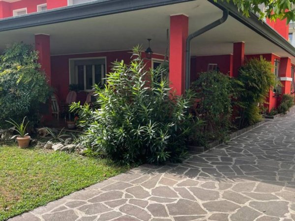 casa indipendente in vendita a Montegrotto Terme in zona Mezzavia