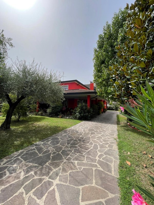 casa indipendente in vendita a Montegrotto Terme in zona Mezzavia