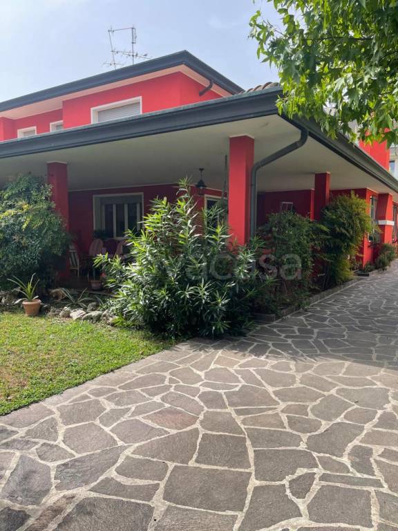 casa indipendente in vendita a Montegrotto Terme in zona Mezzavia