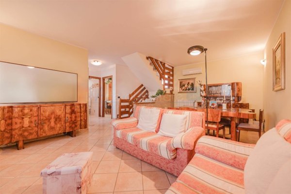 casa indipendente in vendita a Noventa Padovana in zona Noventana