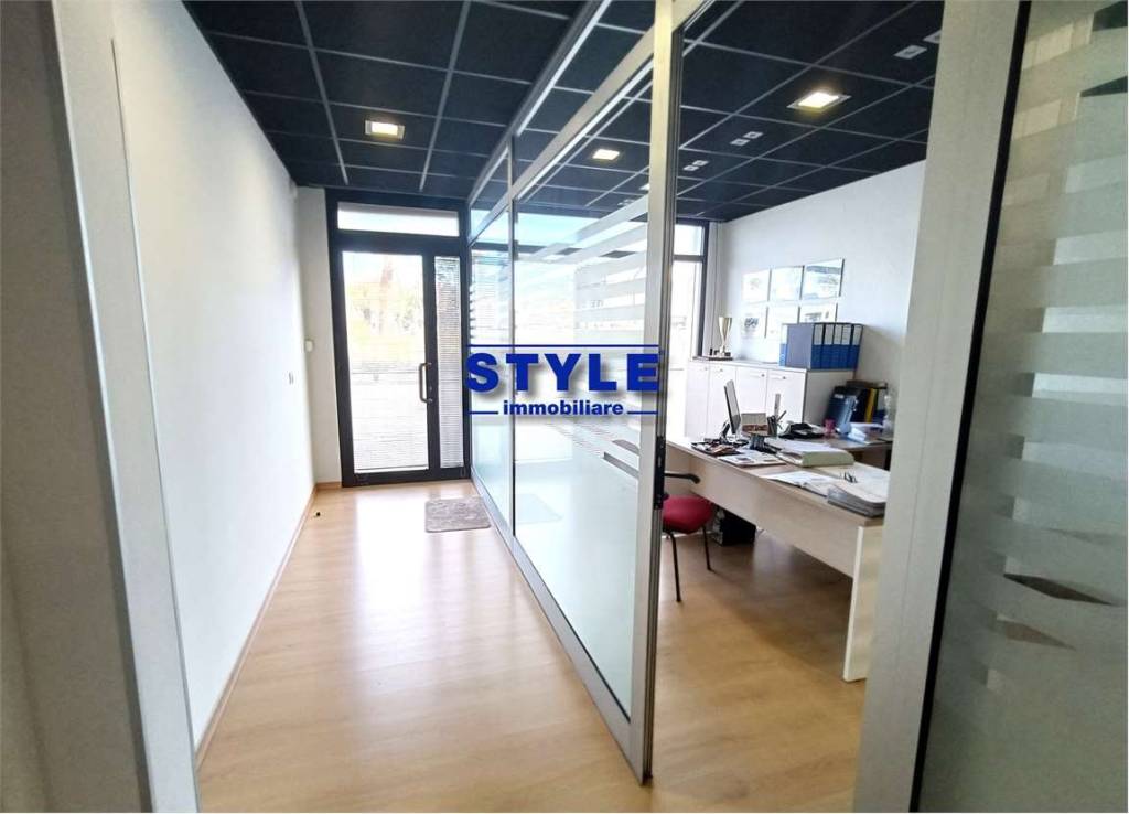 locale commerciale in vendita a Noventa Padovana in zona Oltre Brenta